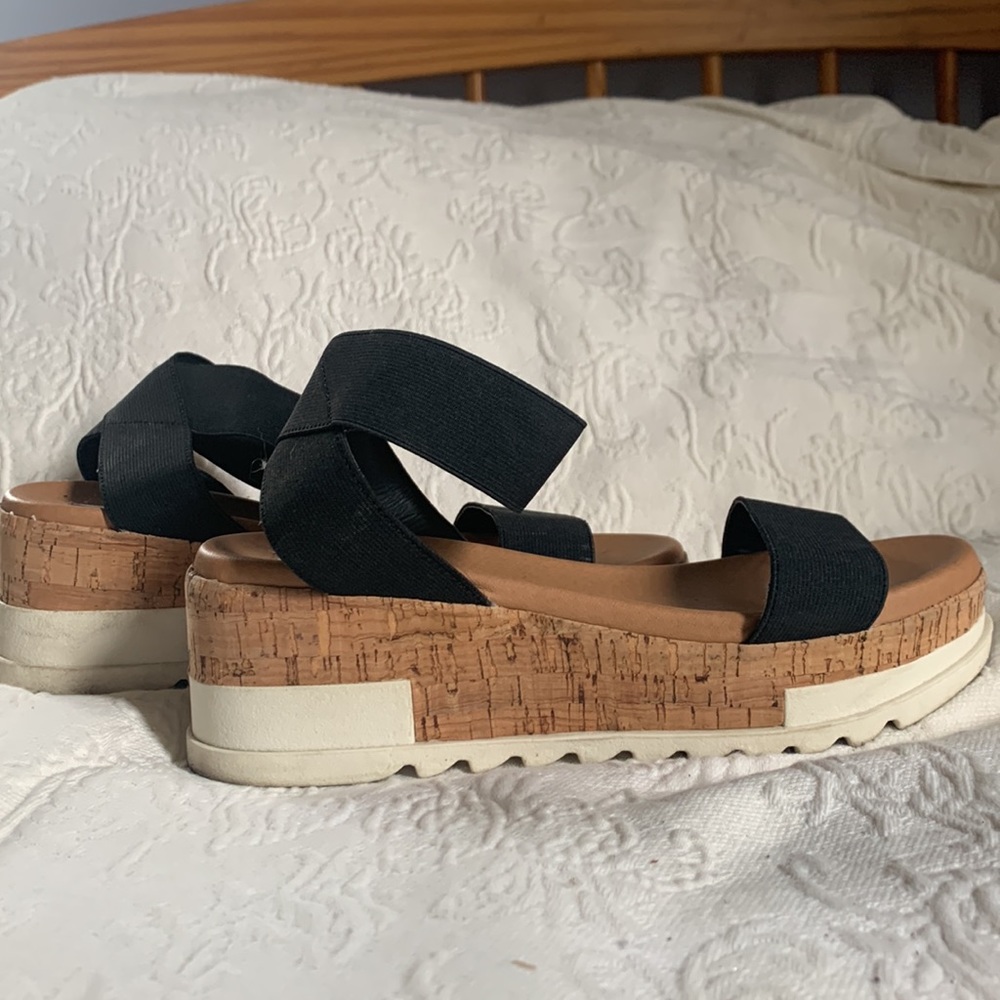 Platform sandals